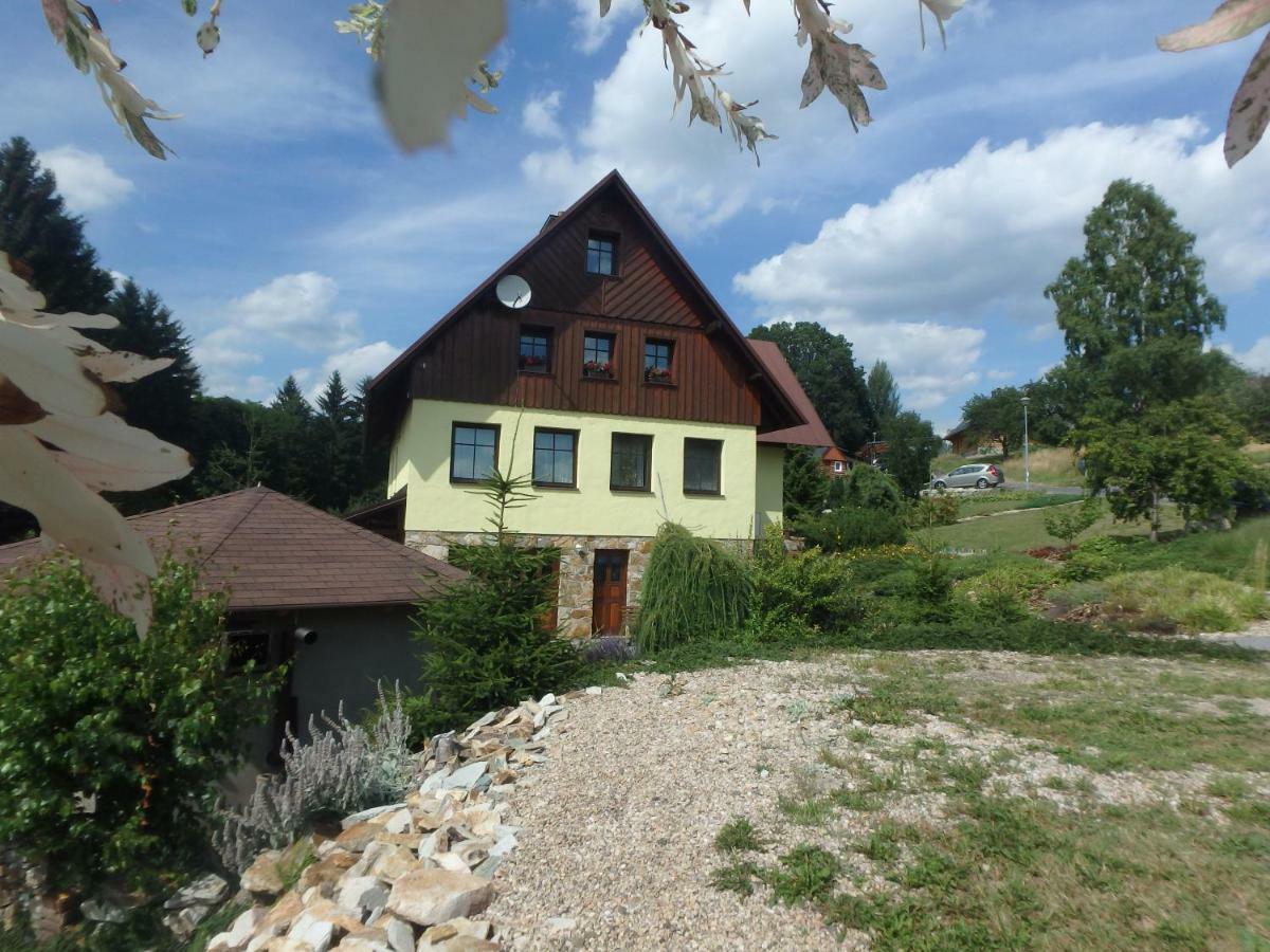 Apartments Vecernik Rokytnice روكيتنسي ناد جيزيرو المظهر الخارجي الصورة